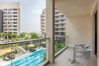 Staybridge Suites ABU DHABI - YAS ISLAND by IHG - Infinity Pools