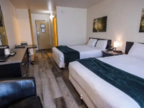 Sleep Suite Motel Hotels in Steinbach