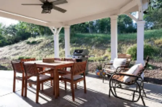 Relax Near Yosemite. Cozy House with King Bed/Fast Wifi/Hot Tub. Near Town.