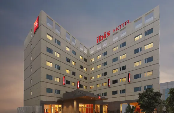 宜必思浦那辛傑瓦迪酒店