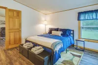 Charming Watkins Glen Home w/ Deck & Yard! - parking