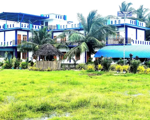 Victory's Gardens Hotels in Mannar