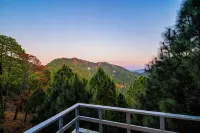 The Hosteller Lansdowne - Mountain view