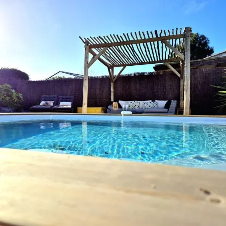 Charming villa - Swimming pool - Spa - Pond