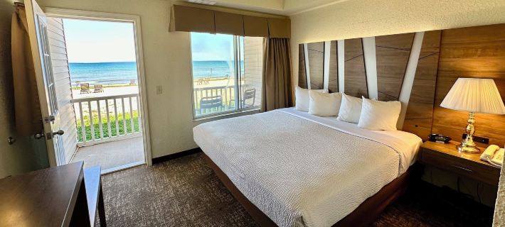 Mackinaw Beach and Bay Inn & Suites Hotels in Cheboygan County