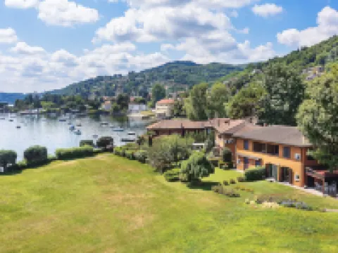 Lakefront Holiday Home Hotels in Meina