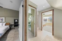 Modern Home &Cozy