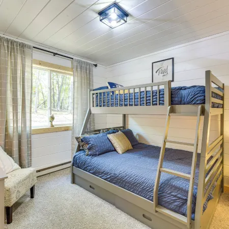 Lake Days, Links & Trails! Danbury Cottage