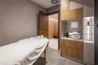 Royal Blue Resort & Residences - spa