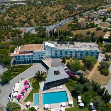 Ozadi Tavira Hotel