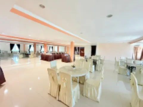 Solok Premier Hotel Hotel di Solok