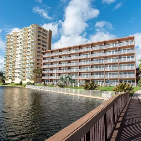 Canada House Pompano Beach