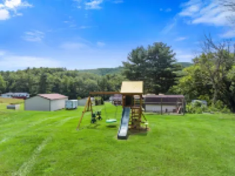 Spacious 4Br Mountain Stay • Perfect for Virginia Tech & Radford Visits