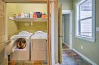 'Bozeman Getaway' w/ Mountain Views, Near Downtown - Kitchenette