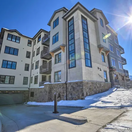 Winter Park Condo w/ Fireplace - 4 Mi to Slopes!