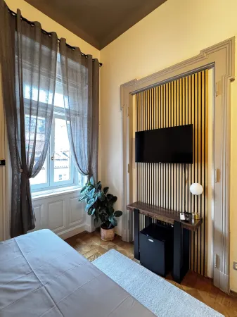 Bed & Chic art rooms