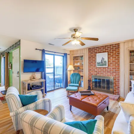 Kitty Hawk Vacation Rental 1 Mi to Beaches!