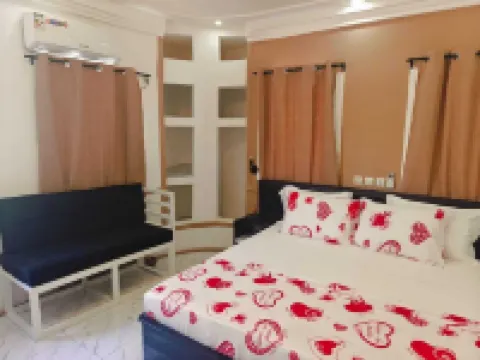 โร เรซิเดนซ์ โฮเตลิแอร์ โอเกเร-โอบูรู