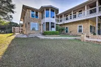 Canyon Lake Home Hill Country and Water Views!