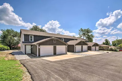 Pet-Friendly Abode, Walk to Table Rock Lake! - Haustierfreundliche
