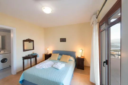 Ariadne Villa