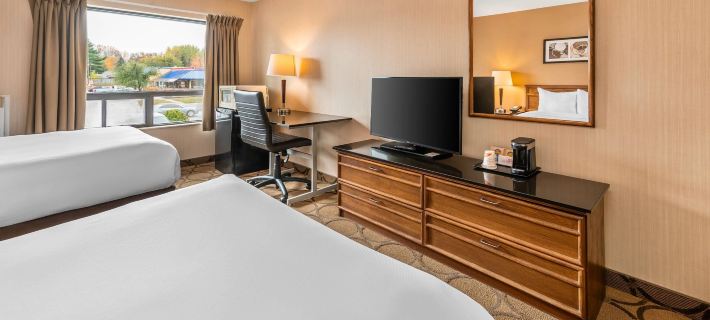 Comfort Inn Hotels in Renfrew County