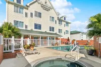 Country Inn & Suites by Radisson, Covington, LA - Pool