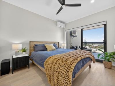 Luxury Apartment with Private Balcony & Parking in Perth CBD.
