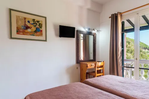 Pink House Socrates Corfu Beachside Retreats - Pet friendly