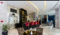 100m to Walking st, Clubs ,bars & Restaurants, 2 Portable Air-air-conditioners, - Condos