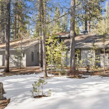 14 Mt Hood Lane Home