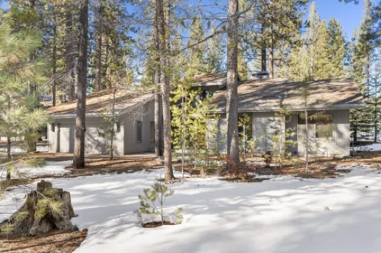 14 Mt Hood Lane Home