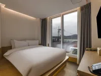 บลูฟร็อก โรงแรม โรงแรมใกล้หาดอึลวังรี