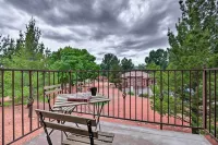 Kanab Condo w/ Pool & Patio, 30 Mi to Zion NP - Condos