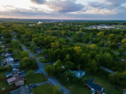 新遊樂場：熱水浴缸、遊戲和百老匯熱潮！