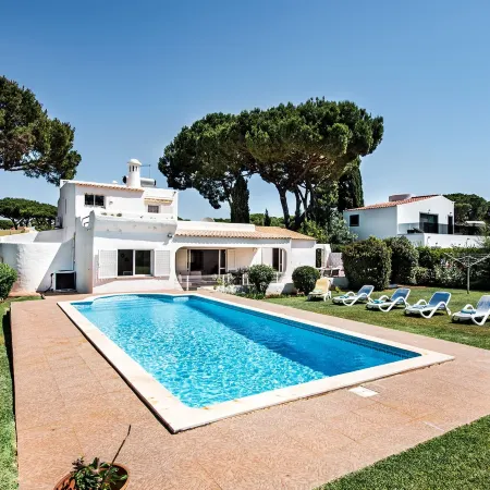 4 Beds, Golf Views, optional pool heating