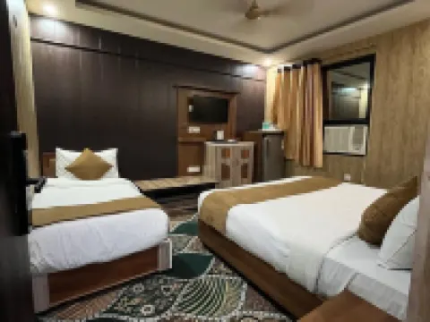 สวนทูลซี - ใกล้พรีมมันดีร์วรินดาวัน โรงแรมในมธุระ