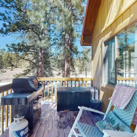 2BR Mountain Cabin w/ Scenic Views & Wood Stove