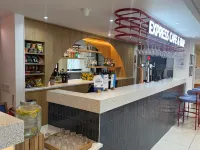 Holiday Inn Express NUNEATON by IHG - bar