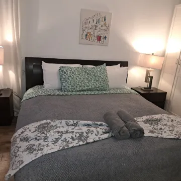 1 bedroom spacious apt in Beverly hills Отели рядом с достопримечательностью «Golden Triangle»