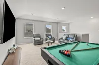 4Bed Luxury Getaway with Pool Table Lake