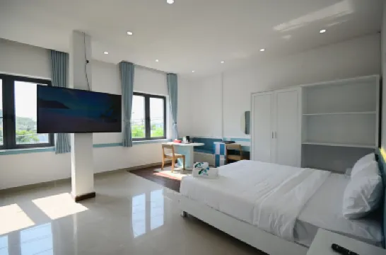 A HOTEL Hotels near Marble Mountains