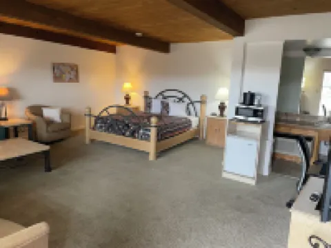 Econo Lodge Inn & Suites Vernal Near Dinosaur Monument Hotels in Uintah County