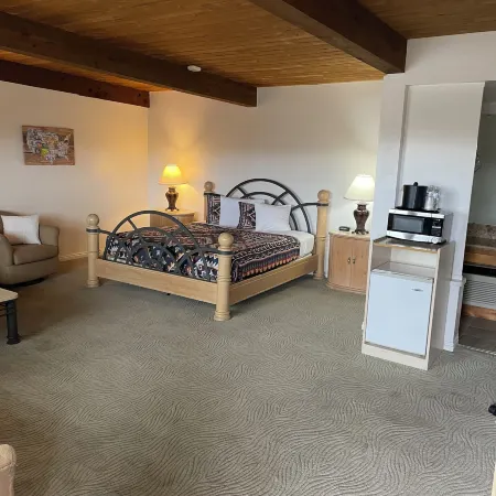 Econo Lodge Inn & Suites Vernal Near Dinosaur Monument
