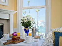 Snug Harbor Inn Hotels in Avalon
