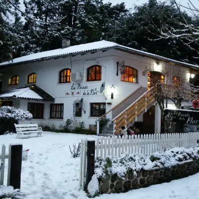 Posada de la Flor Hotels near Peninsula San Pedro