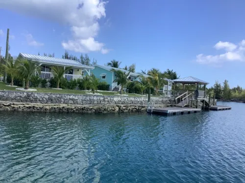 Cozy private green studio cottage on water free floating dock at your doorstep