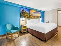 Days Inn by Wyndham Houston East - balcony