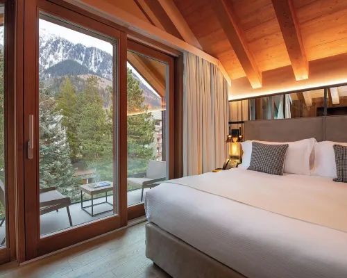 Le Massif Hotel & Lodge Courmayeur the Leading Hotels of the World Hotels near Checrouit