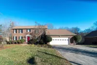 Private & Spacious 4Br w/ Heated Pool, Hot Tub & Fire Pit · Near Hpu & Market